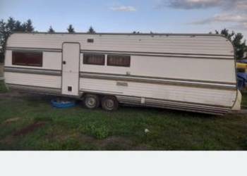 Przyczepa kempingowa  z transportem,