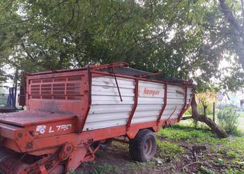 Przyczepa samozbierająca