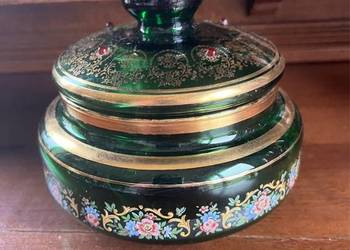 Puzdro-bomboniera. Made im Italy. Szkło zielone. Puzdro-bomboniera. Made im Italy. Szkło zielone.