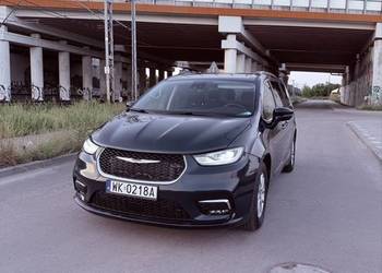 Chrysler Pacifica Touring 2022 3.6 V6 8 osób Kamery 360° Bogata wersja