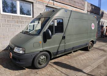 Wojskowa karetka sanitarna Fiat Ducato 244/SC z zabudową medyczną