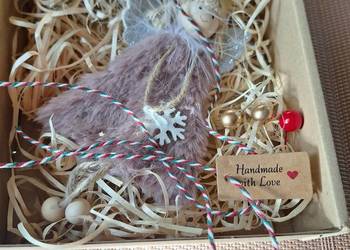 Aniołek z zawieszka na choinkę