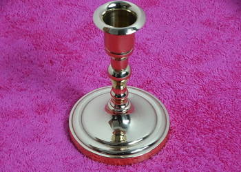 Elegancki mosiężny świecznik klasyczny z połyskiem – wys. 13 cm