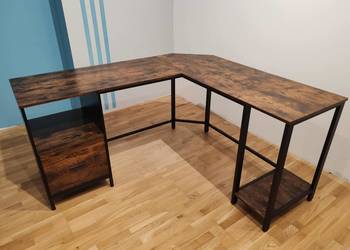 Biurko narożne na metalowych nogach, z szufladą