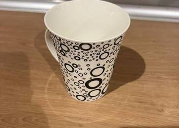 Ładny kubek z delikatnym wzorem