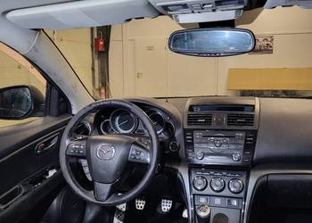 Całe wnętrze Mazda 6 2010r.