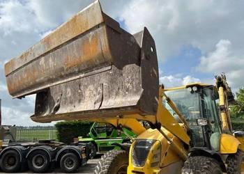 Koparko ladowarka komatsu