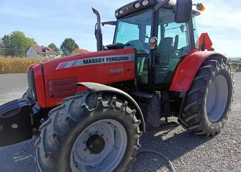 Ciągnik rolniczy Massey Ferguson 5465