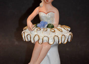 Figurka Porcelana, region Alba Iulia Rumunia Figurka Porcelana, region Alba Iulia Rumunia