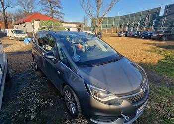 Sprzedam samochód Opel Zafira Szary