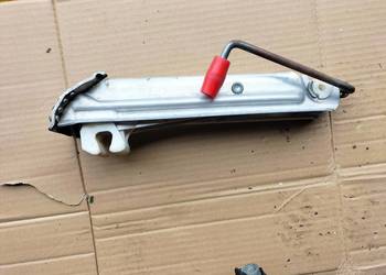 Lewarek podnośnik 8D0011031D Audi A4 B5