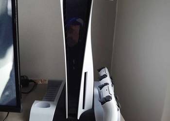 Konsola PlayStation 5 Zestaw z podstawką chłodzącą, 2 pady i 3 gry