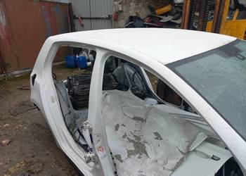 Części Golf 6 gti ćwiartka  dach błotnik poszycie słupek ściana grodziowa
