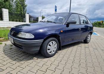Opel Astra 1.4 benzyna 1999r *bez korozji,długie opłaty*
