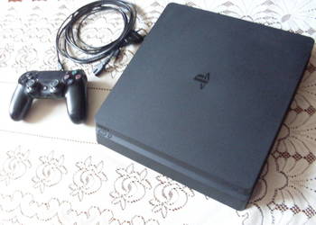 Konsola PlayStation 4 slim - pad - gry