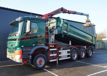 4 osiowa wywrotka 8x4 z dzwigiem Z Mercedes