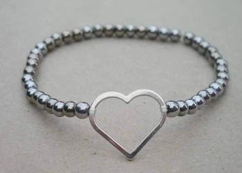 Bransoletka damska z Hematytu 4mm +kontur serca srebrny Bransoletka damska z Hematytu 4mm +kontur serca srebrny