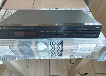 Pionier model F-301RDS Tuner Radiowy