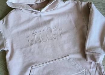 Bluza dziewczęca z kapturem jasnoróżowa 116