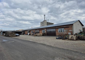 Budynek przemysłowo‑magazynowy 570,7 m² + działka