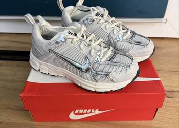 Nike Zoom Vomero 5 Srebrne / Szare Sneakersy Buty 35 (22 cm) IR4587-001