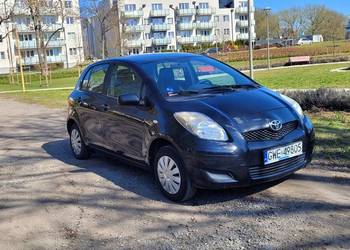 Toyota Yaris II / 1.0 VVT-i / 2010r - salon PL