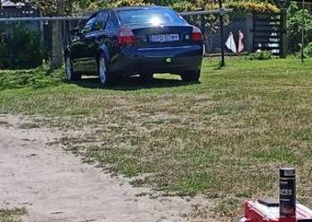 Szyba audi a4b6 z ramką i silniczkiem od pasażera tył
