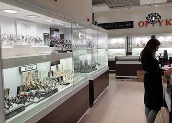 Sprzedam wyposażenie salonu jubilersko-optycznego w Galerii Handlowej