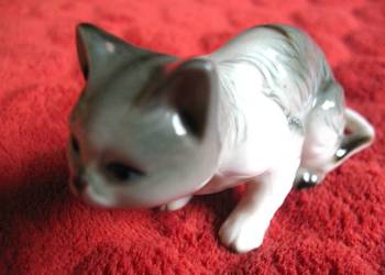 KOT - pręgowany 4,5 x 10 x 4 cm Figurka z porcelany Lilia