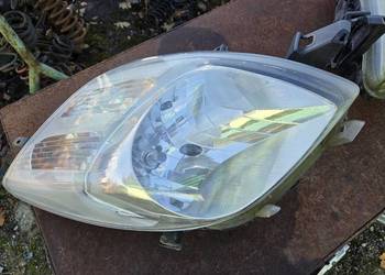Lampy przednie Toyota Yaris 2
