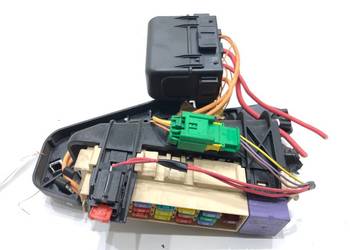 SKRZYNKA BEZPIECZNIKÓW RENAULT CLIO III Hatchback 05-14 1.5 103KM MODU