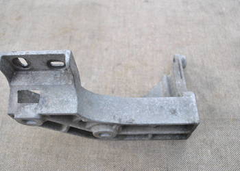 Podsyawa pompy CR łapa pompy RENAULT NISSAN OPEL MITSUBISHI 1.9DCi Trafic 2