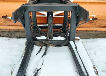 Hydrauliczny pług do śniegu