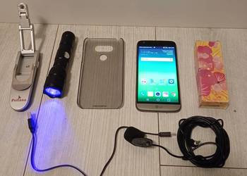 Telefon LG.   G5 z akcesoriami