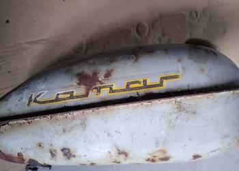 Komar bak zbiornik paliwa pozostałość