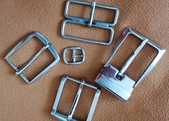 Klamra,klamerka do paska metalowa.Sprzączka.