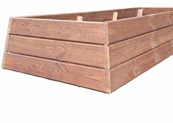 Drewniana obudowa grobu skośna