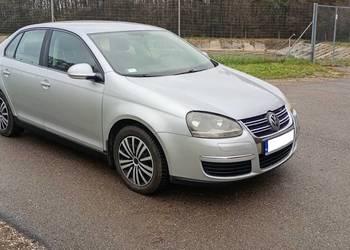 Volkswagen Jetta 1.6 benzyna FSI 2005 Rok golf passat