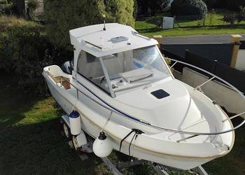 łódka jacht łódź motorowa pilothouse