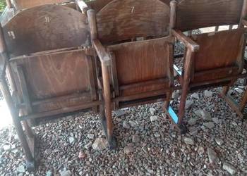 Stare krzesła kinowe