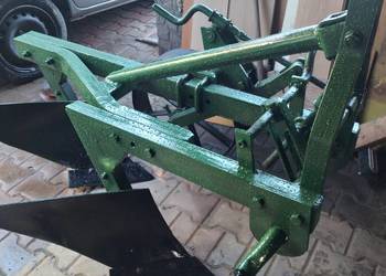 Pług dwuskibowy do mniejszych traktorków ,ciągnik ursus  papaj sam