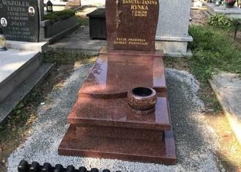 NAGROBEK POMNIK GRANIT VANGA Z  MONTAŻEM BRYŁA