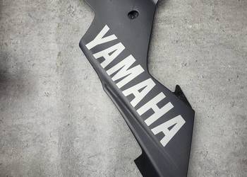 YAMAHA R1 RN09 02-03 PŁUG LEWY OWIEWKA BOK PLASTIK OSŁONA MOCOWANIE OEM