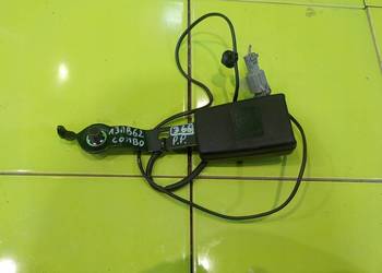 OPEL COMBO D 16r L1H1 zapinka pasa prawa przod 735484543