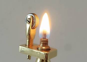 Zapalniczka benzynowa retro mosiądz, replika wojennej zapalniczki okopowej Zapalniczka benzynowa retro mosiądz, replika wojennej zapalniczki okopowej