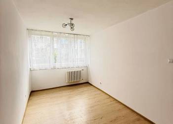 Sprzedam 2 pokojowe mieszkanie w bloku z balkonem