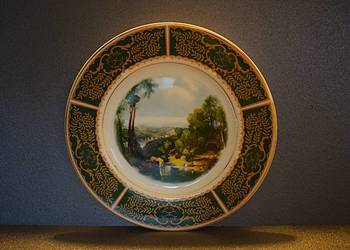 Porcelanowy talerz ozdobny - sygnowany , średnica 27 cm .