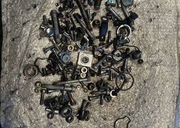 Yamaha Honda Kawasaki Suzuki śruby nakrętki B677