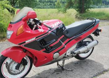 Honda CBR 1000 F SC 24