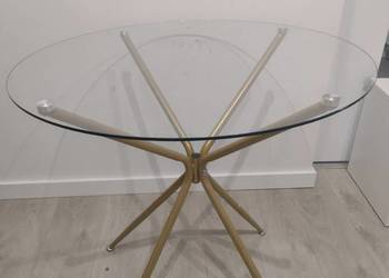 Elegancki szklany stolik